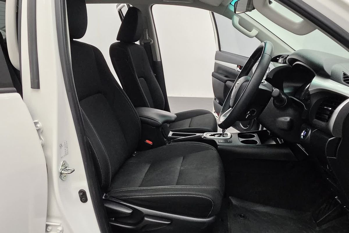 2022 Toyota Hilux SR5 GUN126R 4X4 image 21