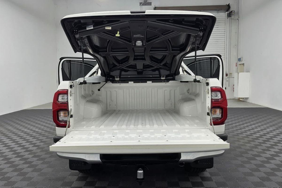 2022 Toyota Hilux SR5 GUN126R 4X4 image 25