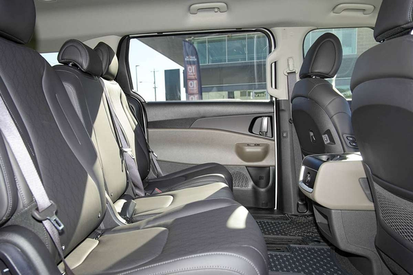 2026 Kia Carnival Sport+ HEV KA4 PE thumb-9