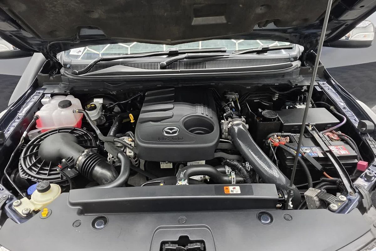 2017 Mazda BT-50 GT UR 4X4 image 15