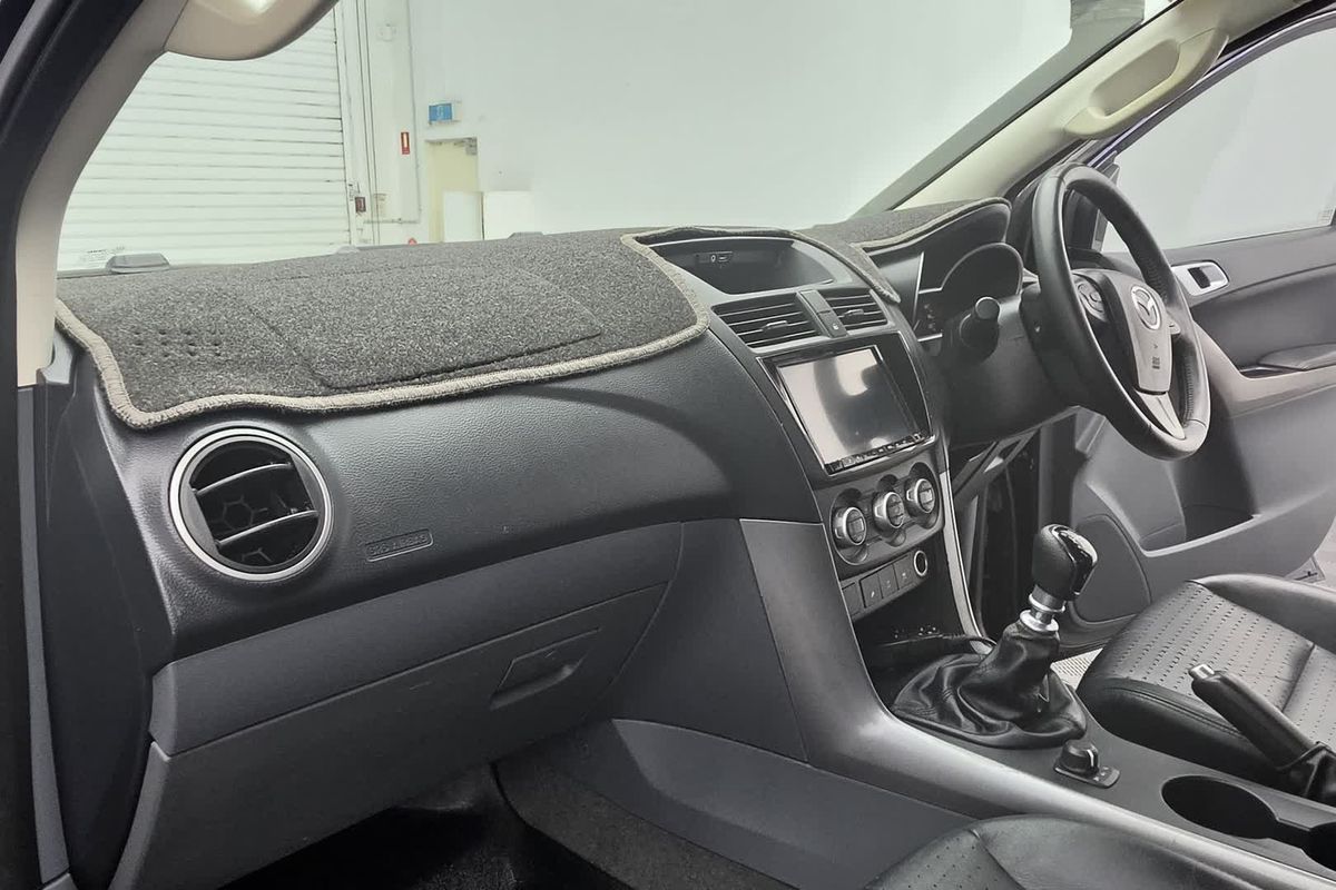2017 Mazda BT-50 GT UR 4X4 image 34