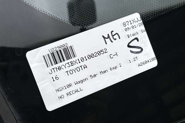 2017 Toyota C-HR NGX10R thumb-23