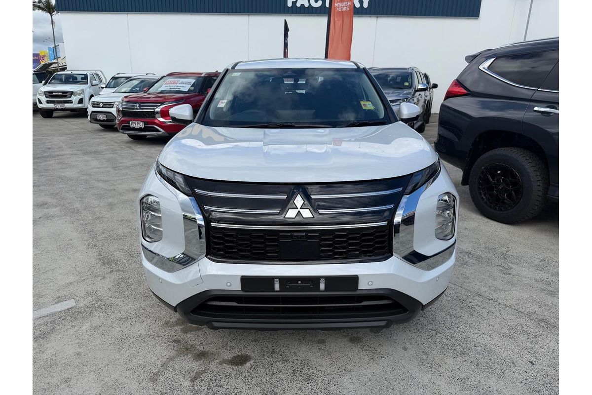 2025 Mitsubishi Outlander ES ZM