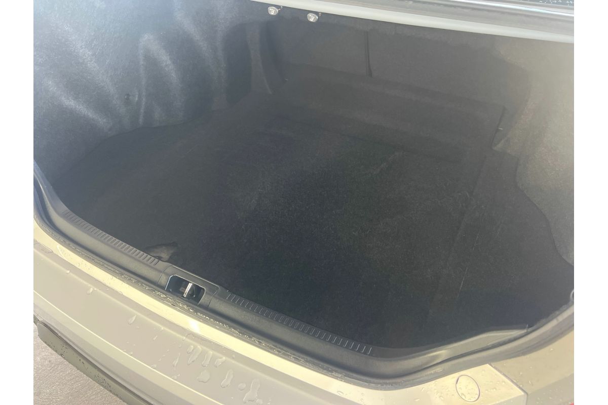 2017 Toyota Camry RZ ASV50R image 6