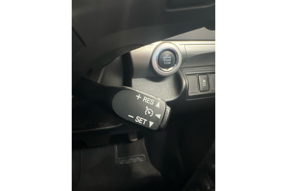 2017 Toyota Camry RZ ASV50R image 22