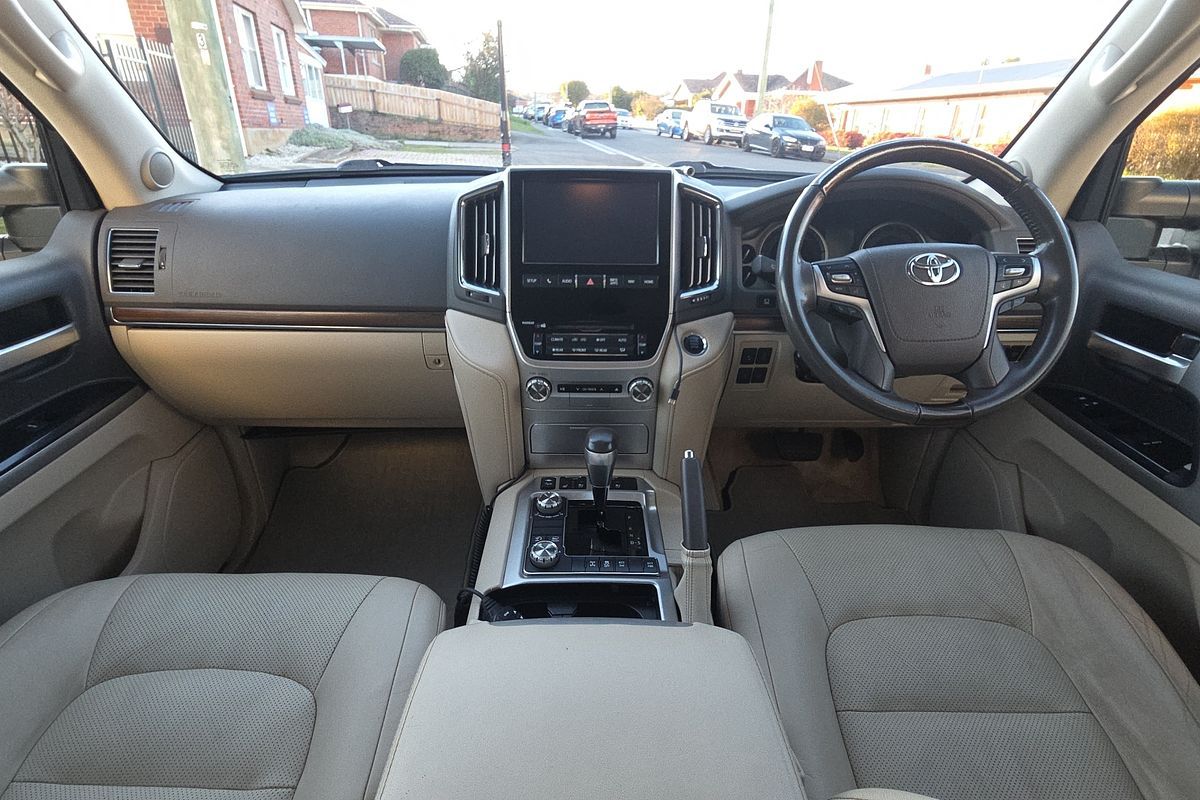 2019 Toyota Landcruiser Sahara VDJ200R