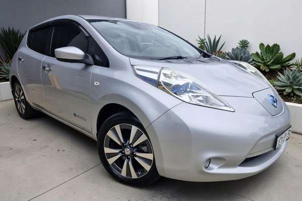 2016 Nissan LEAF G AZE0