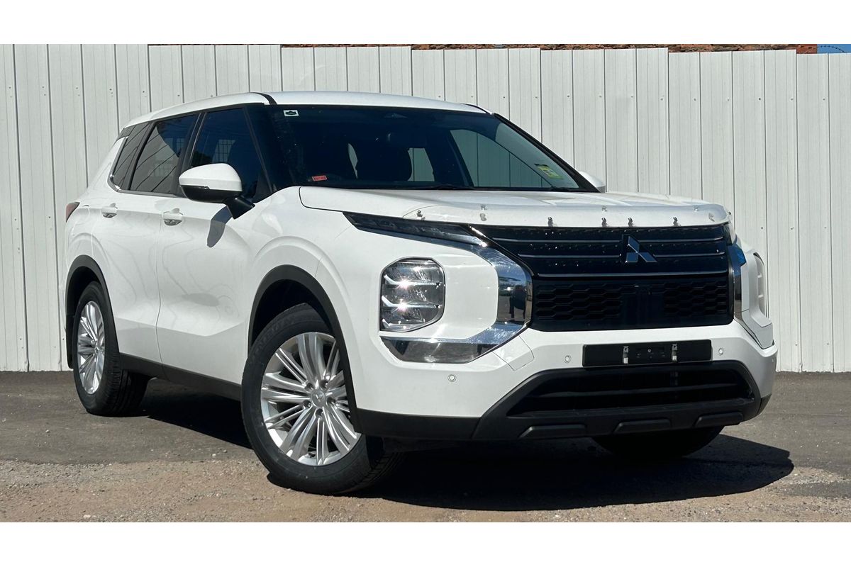 2022 Mitsubishi Outlander ES ZM