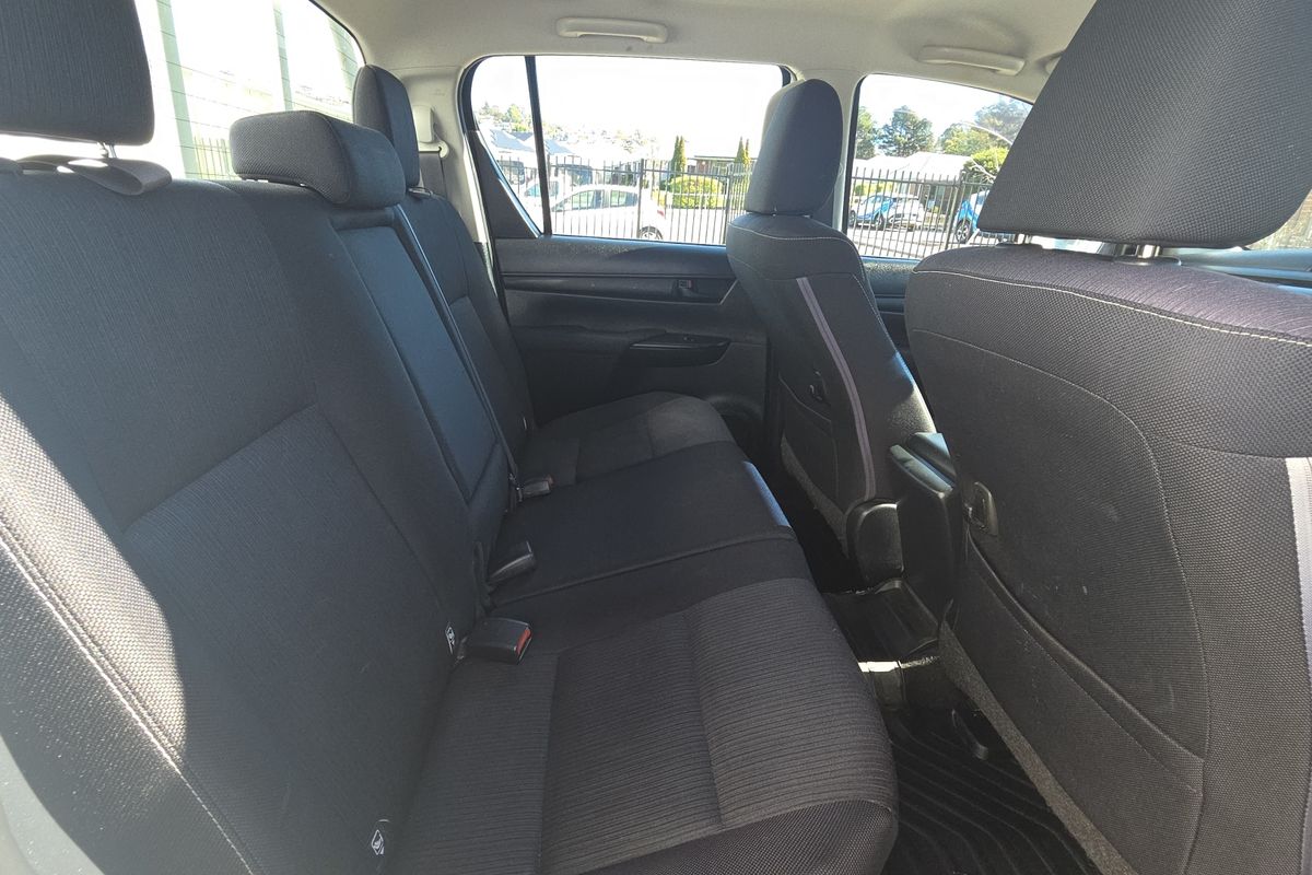 2016 Toyota Hilux SR GUN126R 4X4