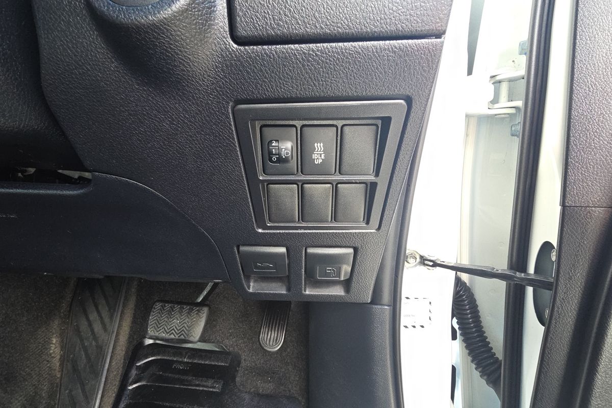 2016 Toyota Hilux SR GUN126R 4X4