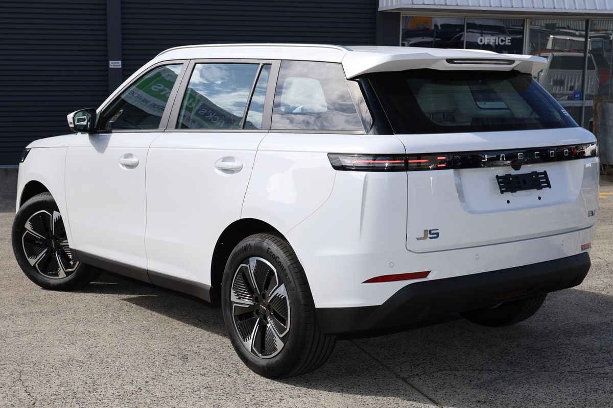 2026 OMODA JAECOO J5 EV Summit