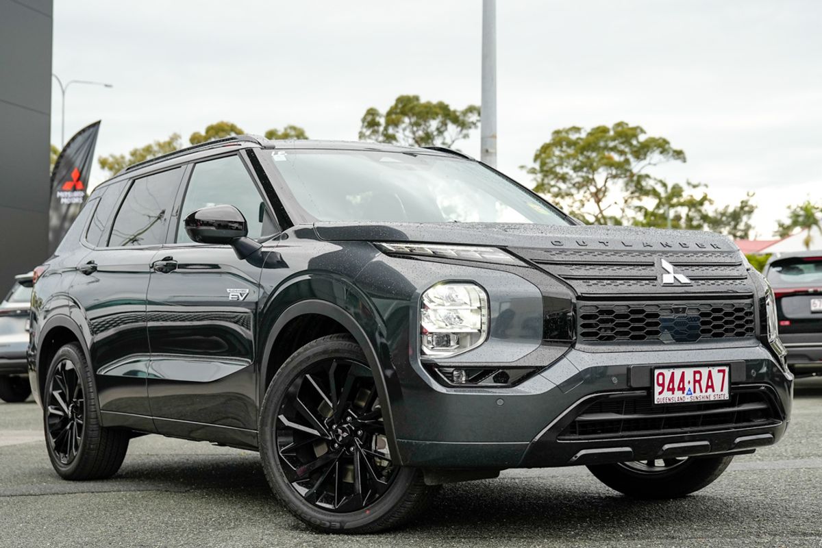 2025 Mitsubishi Outlander PHEV GSR ZM