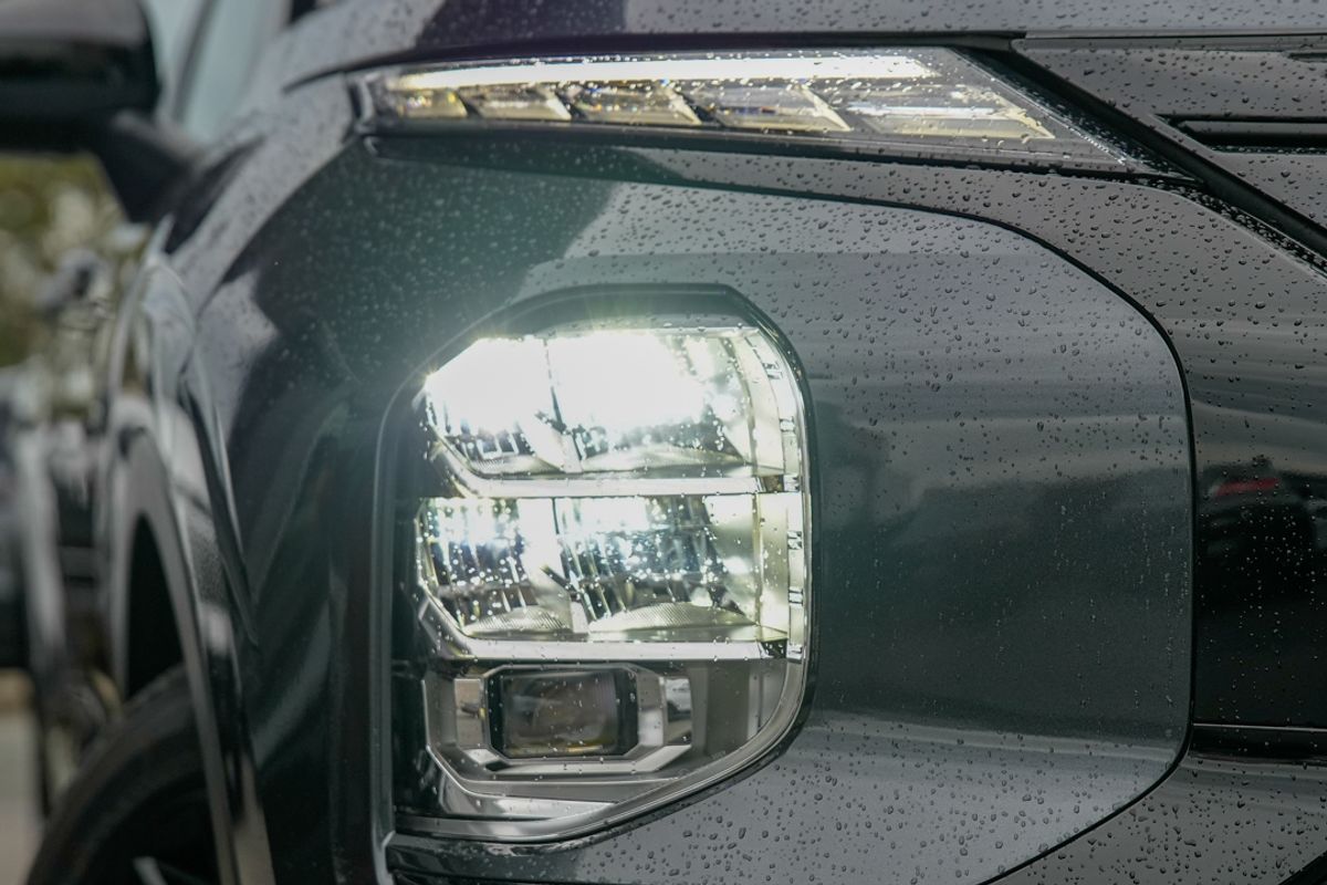 2025 Mitsubishi Outlander PHEV GSR ZM