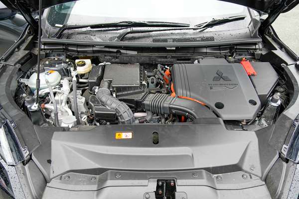 2025 Mitsubishi Outlander PHEV GSR ZM thumb-7