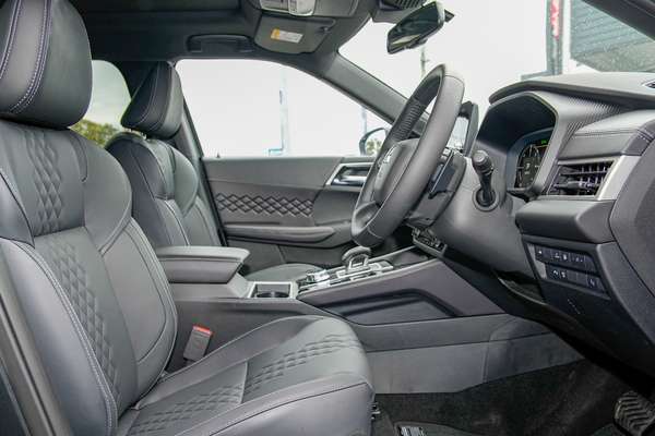 2025 Mitsubishi Outlander PHEV GSR ZM thumb-9