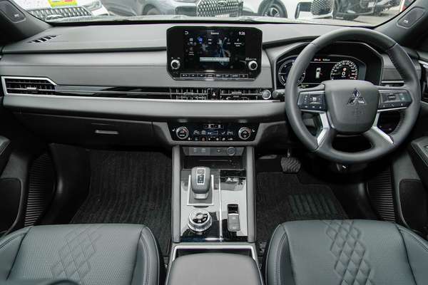 2025 Mitsubishi Outlander PHEV GSR ZM thumb-16