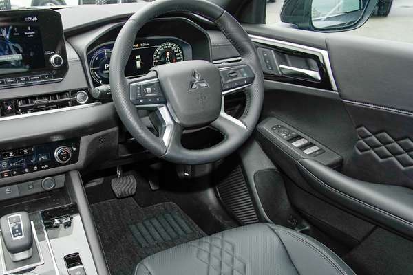 2025 Mitsubishi Outlander PHEV GSR ZM thumb-17