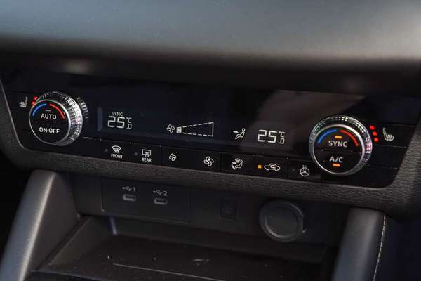 2025 Mitsubishi Outlander Aspire ZM thumb-14