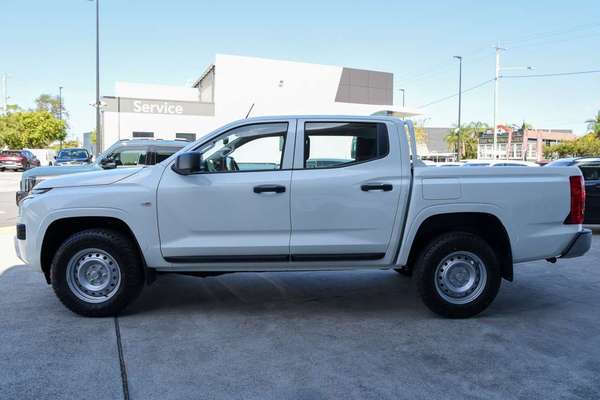 2025 Mitsubishi Triton GLX MV 4X4 thumb-4