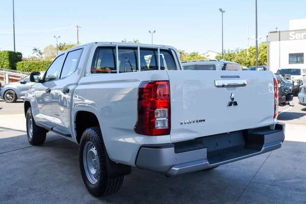 2025 Mitsubishi Triton GLX MV 4X4 thumb-5