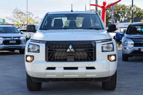 2025 Mitsubishi Triton GLX MV 4X4 thumb-2