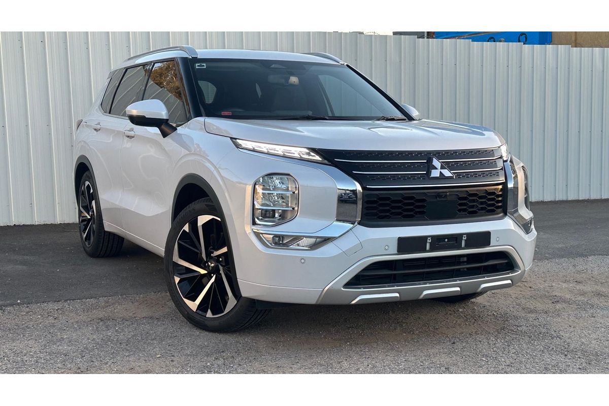 2024 Mitsubishi Outlander Exceed ZM