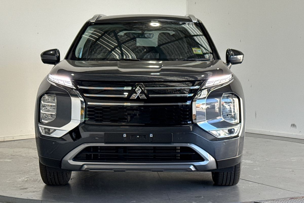 2026 Mitsubishi Outlander LS ZM