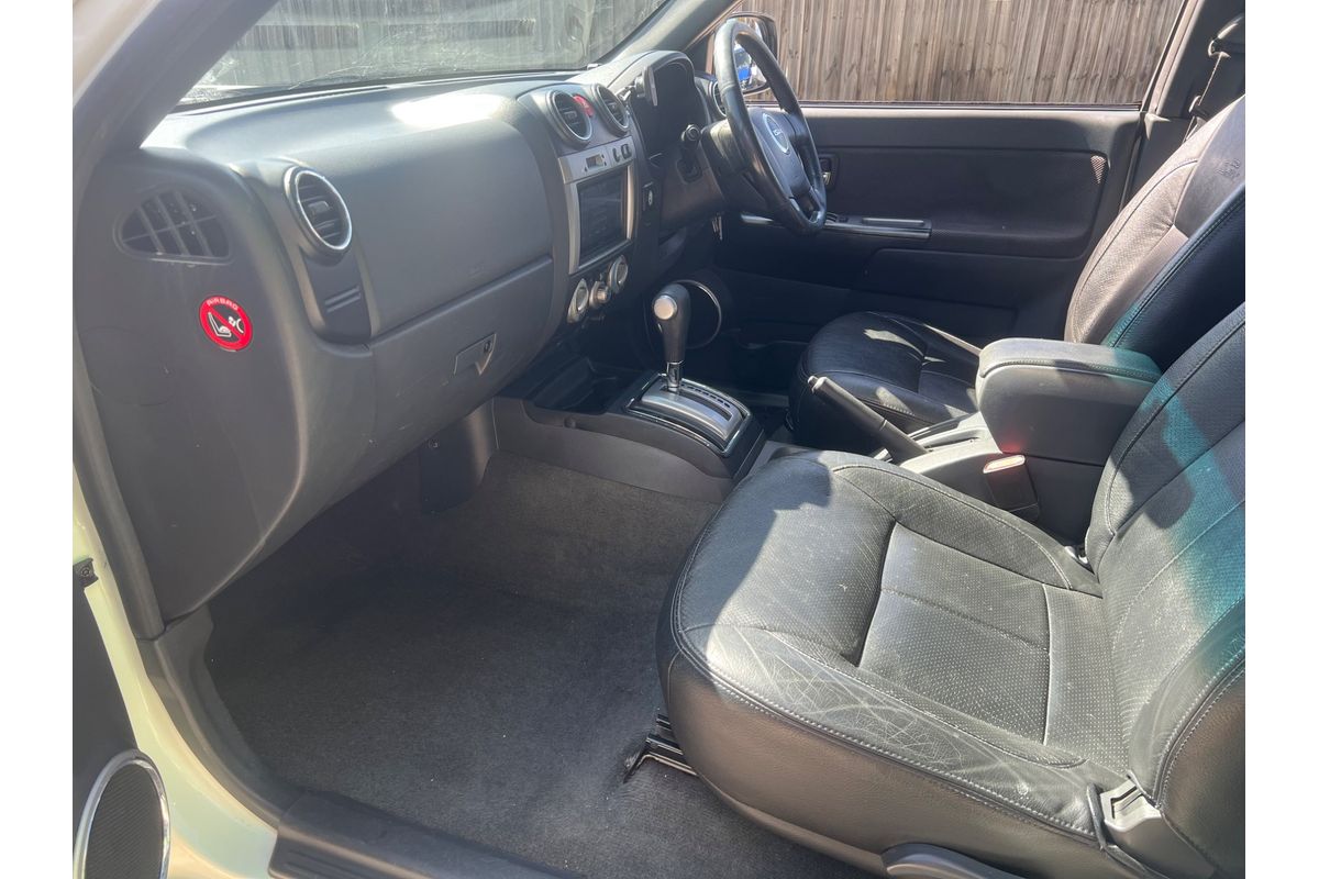 2011 Isuzu D-MAX LS-U X-Runner 4X4 image 3