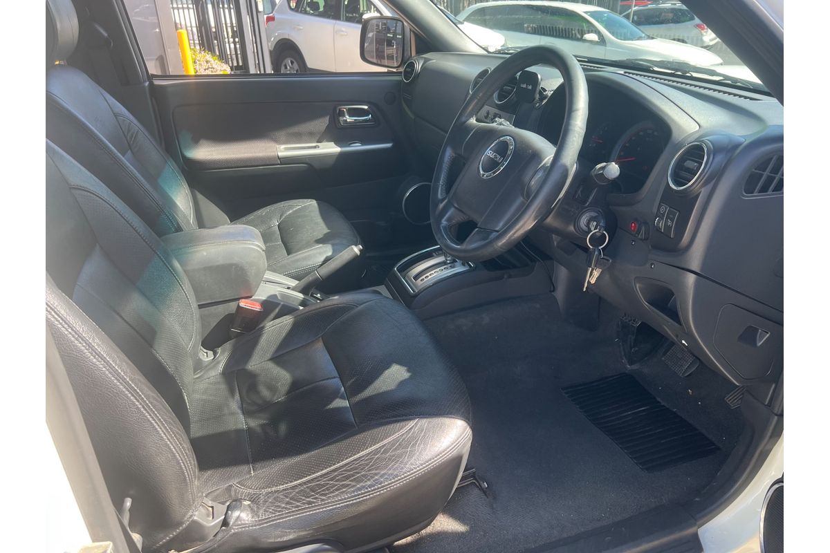 2011 Isuzu D-MAX LS-U X-Runner 4X4 image 5