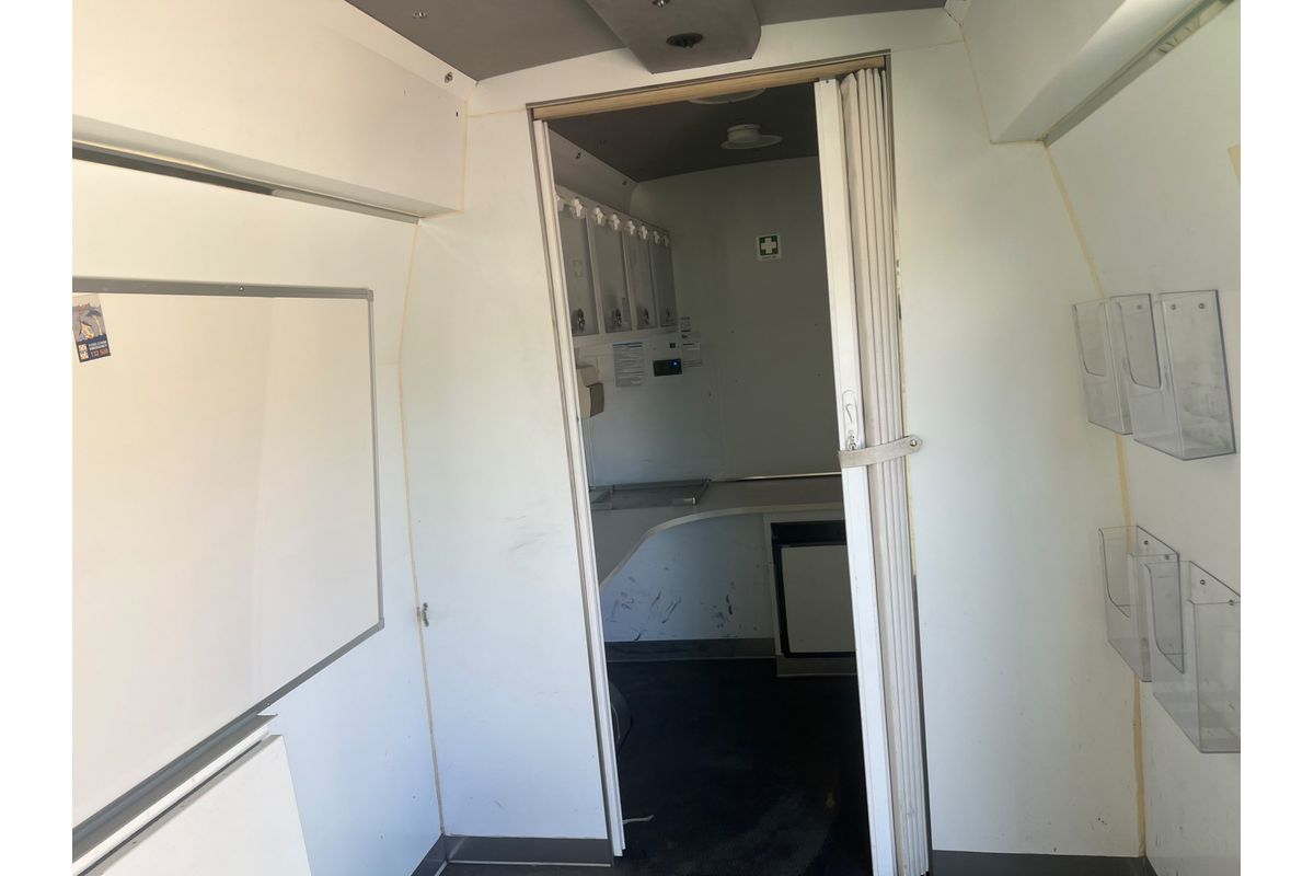 2016 Renault Master X62 LWB High Roof image 13