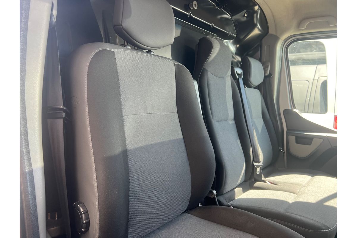 2016 Renault Master X62 LWB High Roof image 23