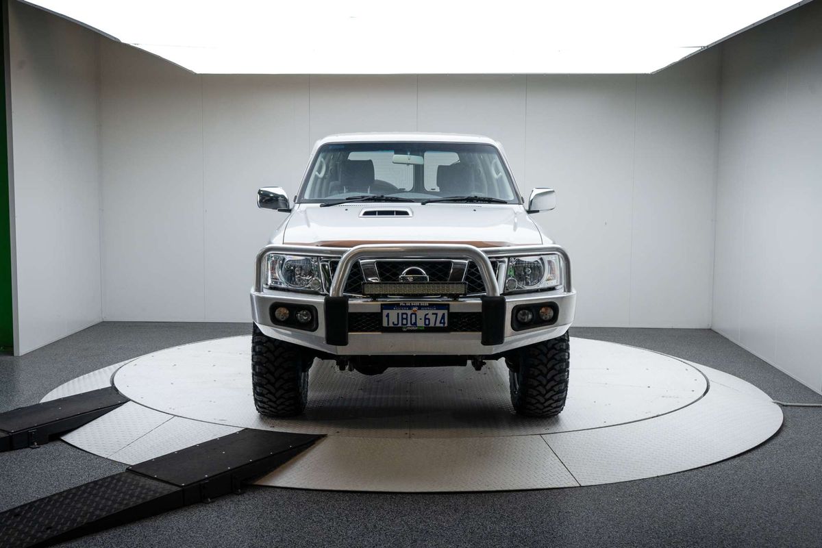 2015 Nissan Patrol ST Y61