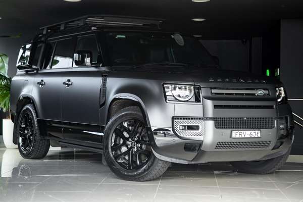 2025 Land Rover Defender 130 P400 Outbound L663