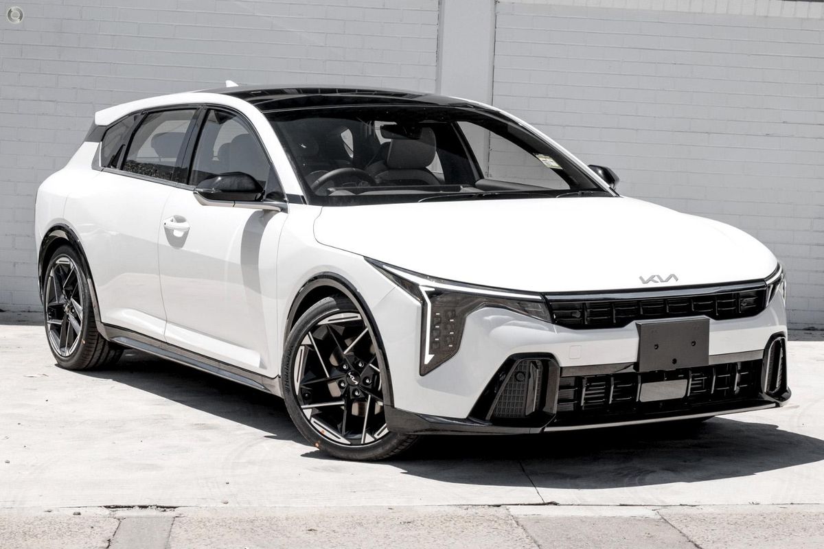 2025 Kia K4 GT-Line CL4m
