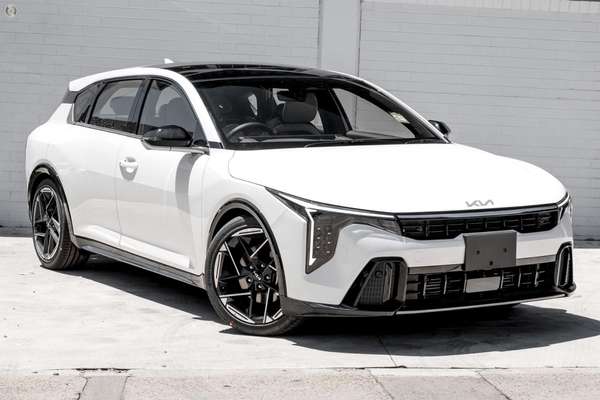 2025 Kia K4 GT-Line CL4m