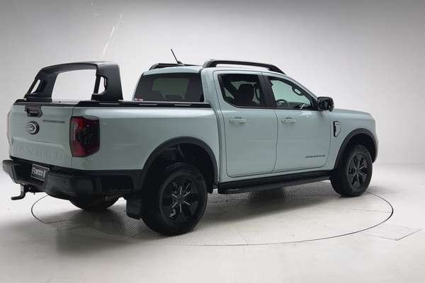 2025 Ford Ranger PHEV Stormtrak 4X4 2.3L thumb-7