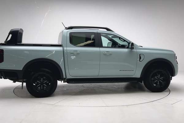 2025 Ford Ranger PHEV Stormtrak 4X4 2.3L thumb-8