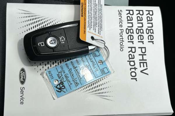 2025 Ford Ranger PHEV Stormtrak 4X4 2.3L thumb-22