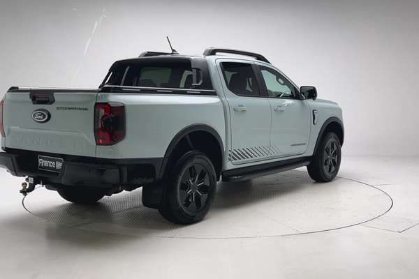 2025 Ford Ranger PHEV Stormtrak 4X4 2.3L thumb-7