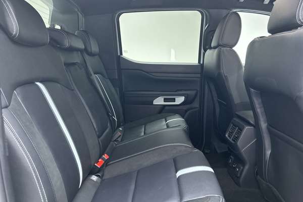 2025 Ford Ranger PHEV Stormtrak 4X4 2.3L thumb-11
