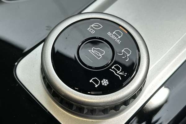 2025 Mitsubishi Outlander LS ZM thumb-15