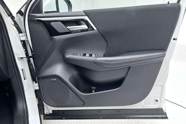 2025 Mitsubishi Outlander LS ZM thumb-18
