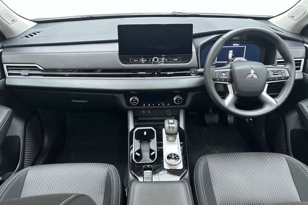 2025 Mitsubishi Outlander LS ZM thumb-19