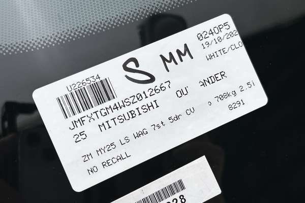 2025 Mitsubishi Outlander LS ZM thumb-23