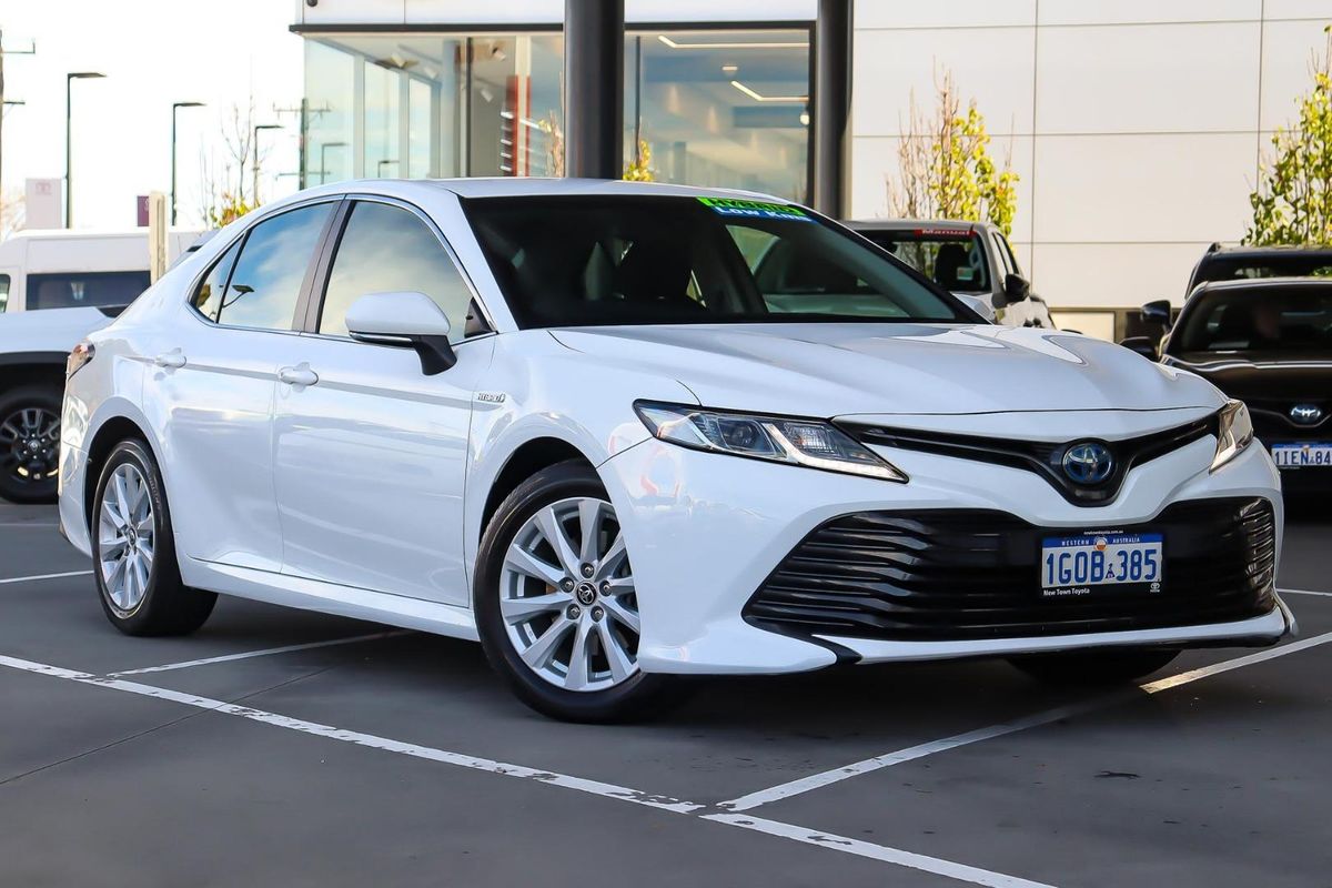 2018 Toyota Camry Ascent AXVH71R