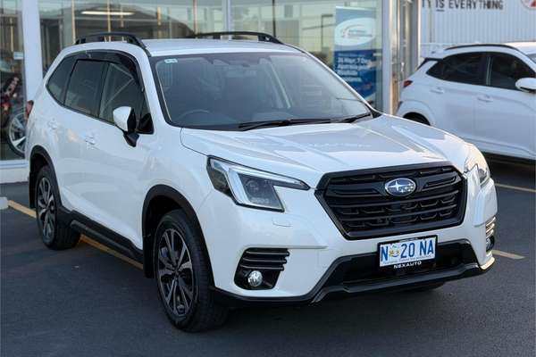 2023 Subaru Forester 2.5i Premium S5