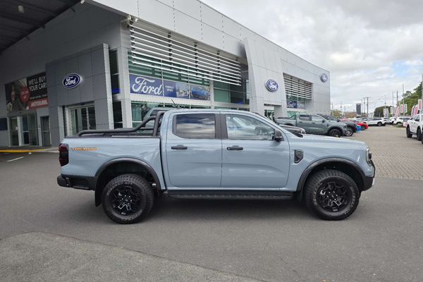 2026 Ford Ranger Tremor 4X4 3.0L thumb-4