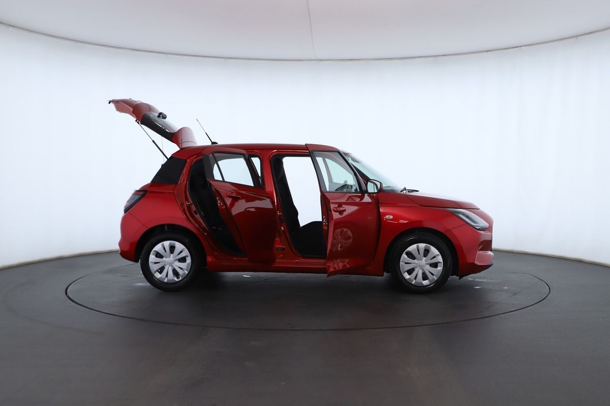 2025 Suzuki Swift Hybrid UZ