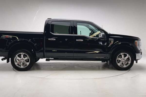 2023 Ford F-150 Lariat 4X4 SWB thumb-8