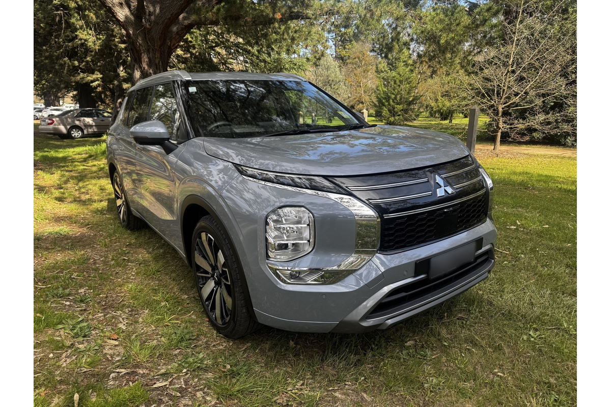 2025 Mitsubishi Outlander Exceed ZM